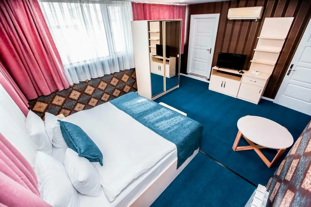 Nine Hotel Baku 4*,